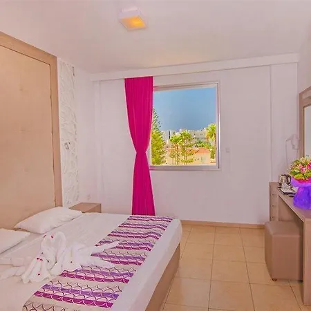 Отель New Famagusta &