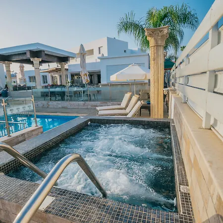 New Famagusta & Отель 3*