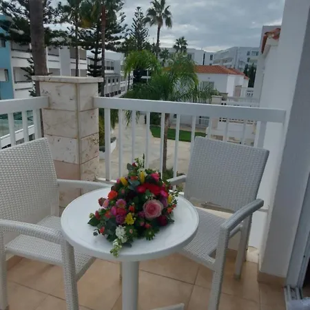 Отель New Famagusta & 3*