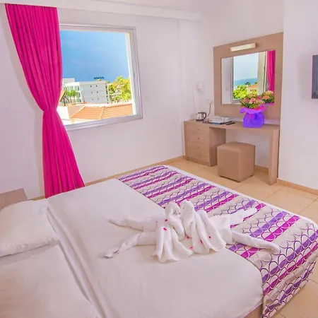 Hotell New Famagusta & 3*