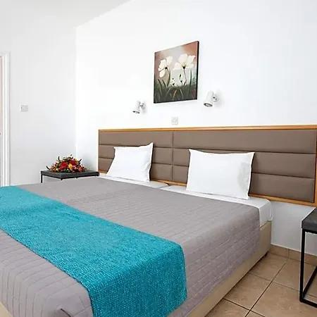 New Famagusta & Отель 3*