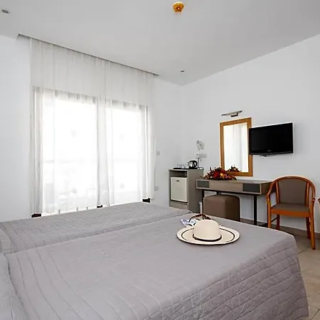 Hotel New Famagusta & 3*