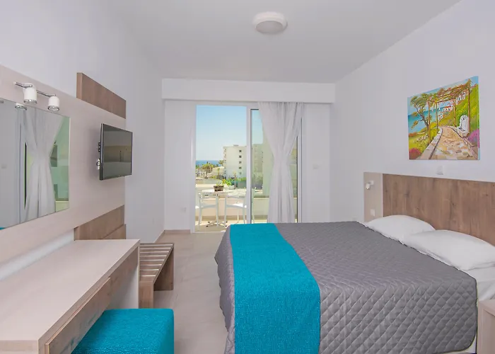 New Famagusta & Hotell