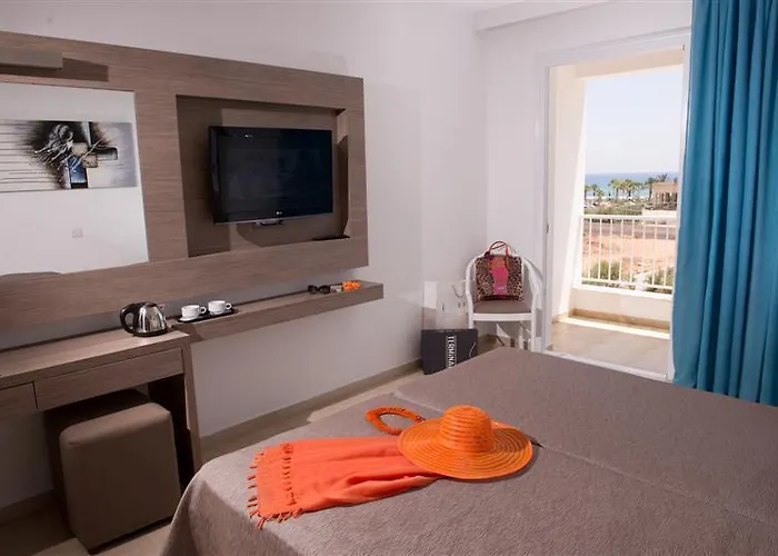 Hotel New Famagusta &