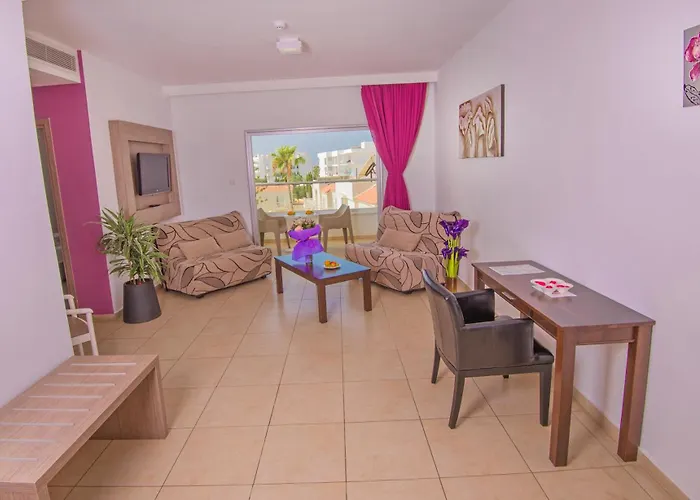 Hotel New Famagusta &