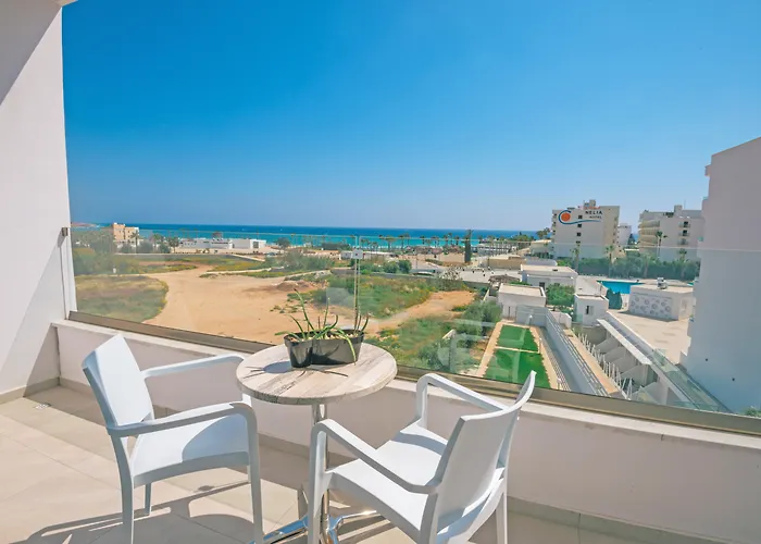 New Famagusta & Hotell