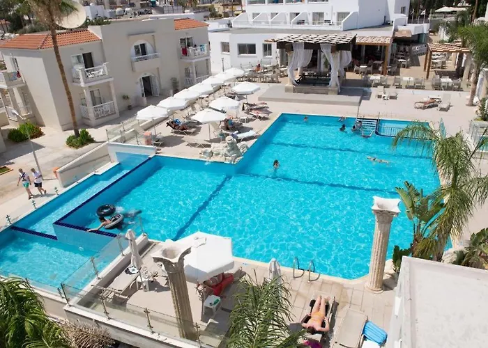 New Famagusta & Hotel 3*