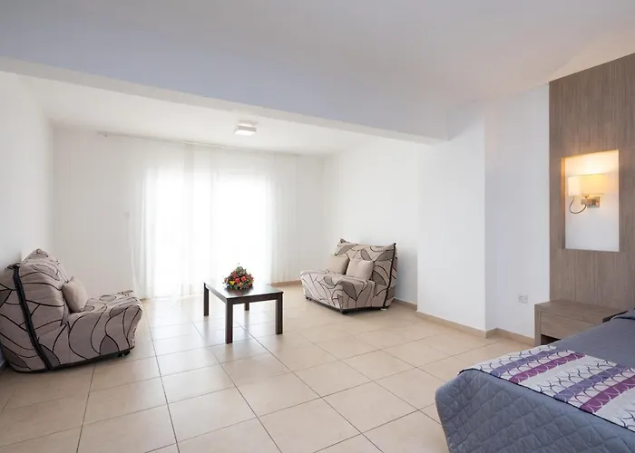 New Famagusta & Hotel 3*