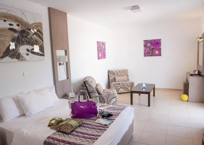 New Famagusta & Hotel 3*