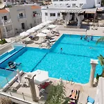 New Famagusta & Szálloda 3*