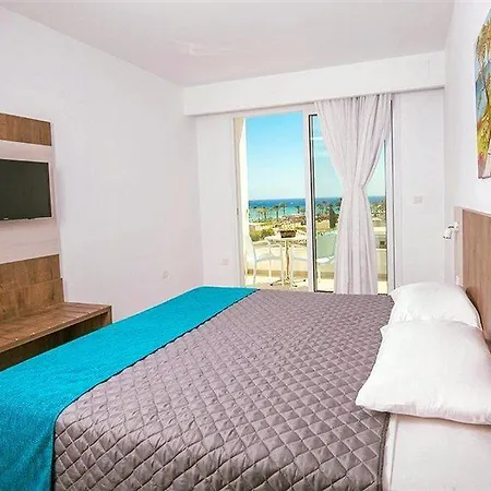 New Famagusta & Отель 3*