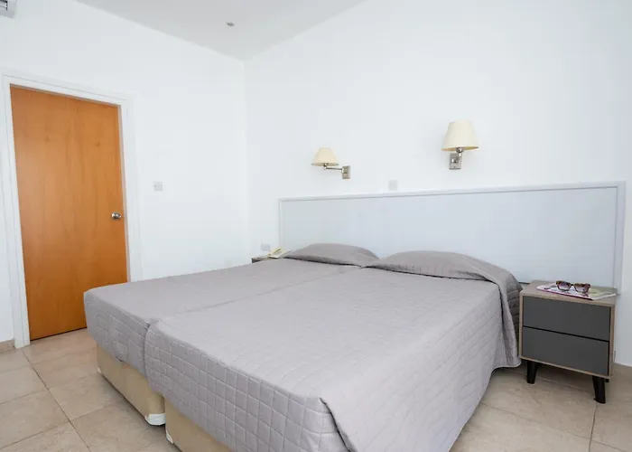 Hotell New Famagusta & 3*