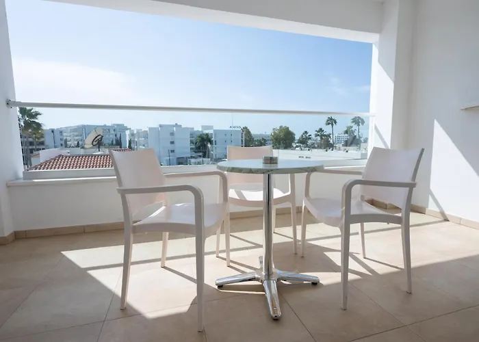 Szálloda New Famagusta & 3*