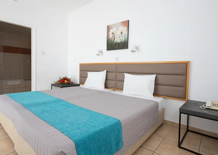 New Famagusta & 3* Ajía Nápa